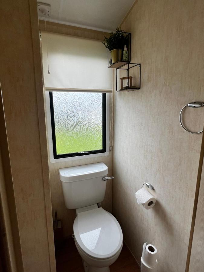 Jungle House No.26 At Three Lochs Holiday Park Newton Stewart Bagian luar foto